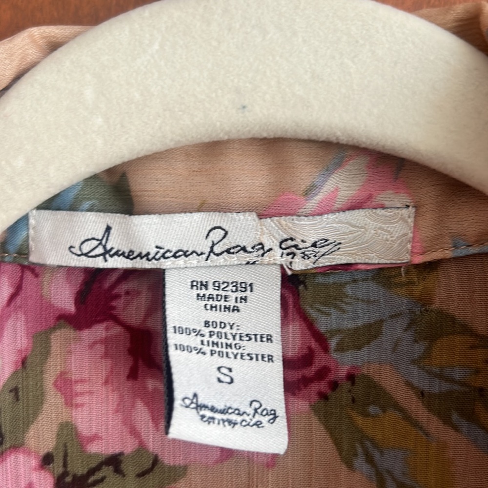 AMERICAN RAG chiffon over-lay dress.  Size S.  Pretty neutral beige with florals - Picture 4 of 8